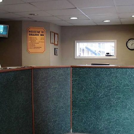 College Inn Spartanburg Interior photo