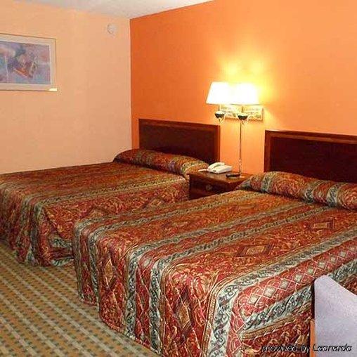 College Inn Spartanburg Room photo